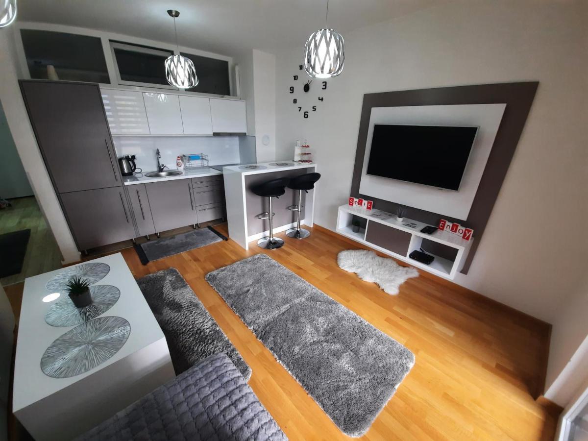 Apartman Bulevar Sarajevo - Free Parking Saraievo Exterior foto