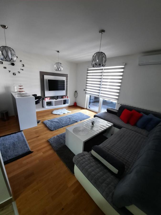Apartman Bulevar Sarajevo - Free Parking Saraievo Exterior foto